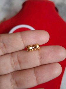 Beautiful New Desiner Gold Studs