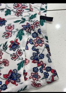 Floral Print Women Shorts 🩳