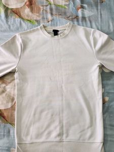 Stylish White Sweatshirt