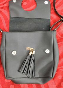 SHAMRIZ sling bag !!