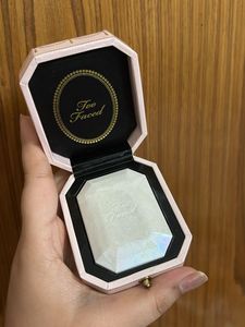 Too Faced Highlighter