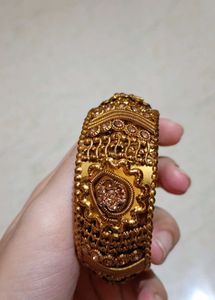 Elegant Gold-Tone Bangle Set