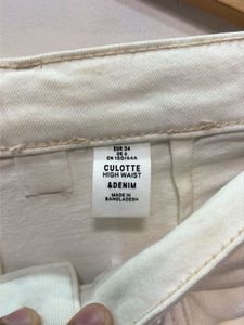 White Cropped Jeans