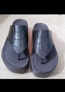 Crocs LiteRide Platform Sandals never used