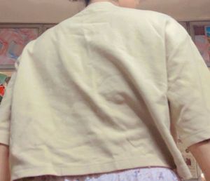 Trendy Graphic Print crop tee