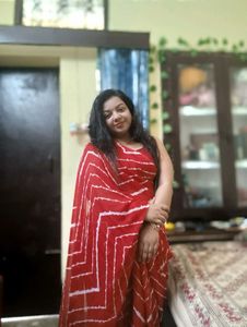 Elegant Red & White Saree With Attached Blouse P