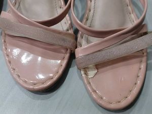 Pair Of 2 Sandals Ideal For DIY