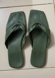 Trendy Slippers