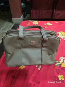 Baggit Handbag triple zipper spacious bag