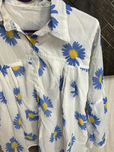 Daisy Print Blouse - Size Medium