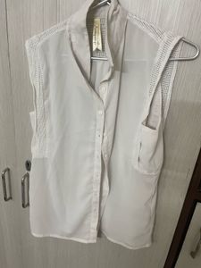 Chic White Sleeveless Top