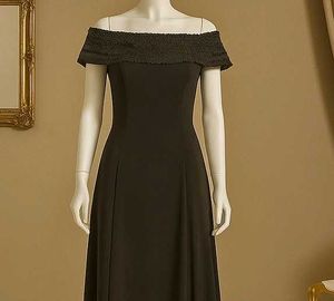 🥀🖤Elegant Black Off-Shoulder Gown