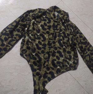 Bold Leopard Print  Top✨❤️