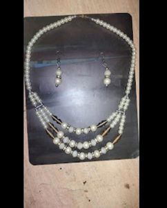 WHITE PEARL THREE LAYER NECKLACE WITH EARRINGS !