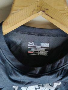 Black Gray 🖤 🩶 Under Armour Sports Tshirt