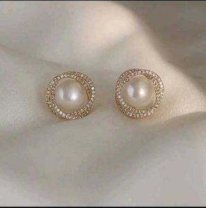 Pearl Stud Earrings with Zircon Detail
