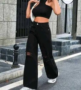 Black Ripped Jeans 👖
