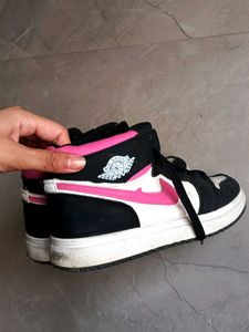 Stylish NIKE Sneakers