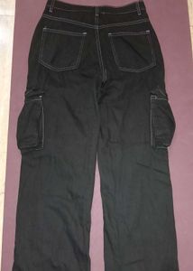 Black cargo jeans (NEWME)