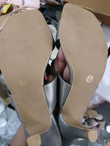 Heels Pencil 37 Size
