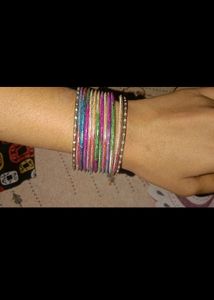 Combo Of 4 Bangles Set