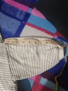 white black striped tshirt crop