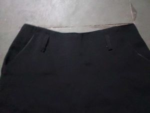 Black Women Shorts With Back Zip