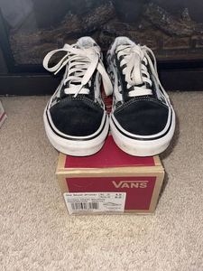 Stylish Black &amp; White Sneakers
