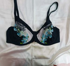 🇳🇿💫💗 Beautiful black floral bra