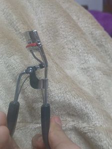 Eyelash Curler