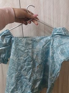 Puffed Sleep Tie Up Crop Top