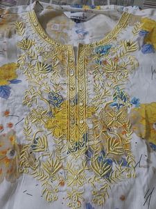 Pretty Above Knee Length Kurti