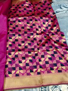 Geometric Patterned Saree