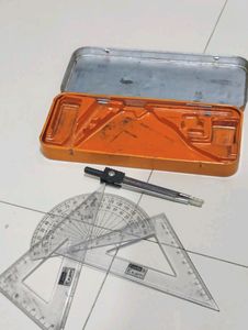 Few Pieces Geometric Instruments