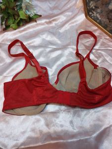 Red Victoria&#39;s Secret Bra
