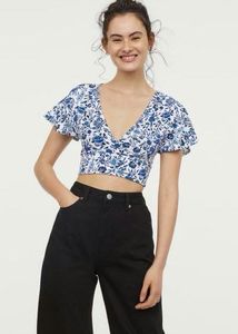 H&M Divided Printed Floral Blue Crop top