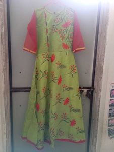 Beautiful Combination Of Green And Red Long Kurti