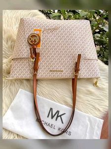 MK SIGNATURE SIDE POCKET TOTE BAG