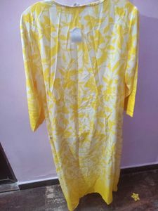 New Unused Xxl Avaasa Yellow Floral Kurta/Dress
