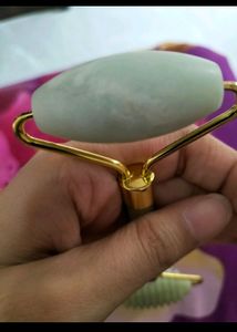 Green Derma Jade Roller