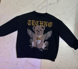 Stylish Bear Graphic Sweatshirt