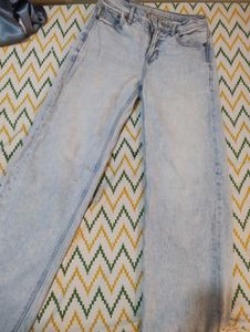 Light Wash American Eagle Jeans