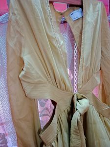 Deep Cut Long Sleeves