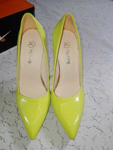 2 heels different size 36,38.( Heel Inches 4,5)