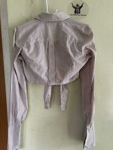 statement cropped shirt