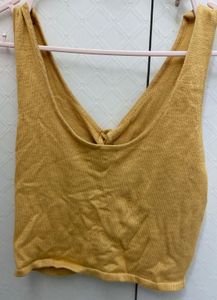 Cute yellow top