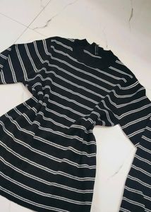 Women Black & White Pullover