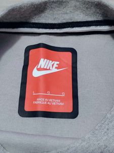 Nike Logo Sweatshirt Grey