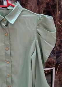 Tokyo Talkies Puffy Sleeves Shirt