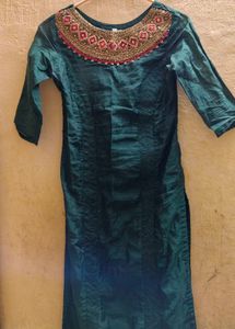 Emerald Green Embroidered Kurti Full Set